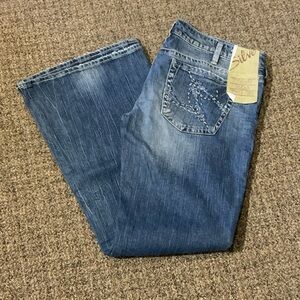 Silver Jeans Bootcut Jeans Blue Wash Tuesday Flare 33 x 31